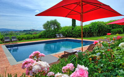 Villa Marliana: Buitenshuis, Keer bekeken, Tuin, Zomer, zwembad