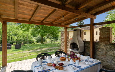 Locanda di Alberi without Kitchen: Balcony / Terrace / Patio, Building Exterior, Food, Garden, Outdoor