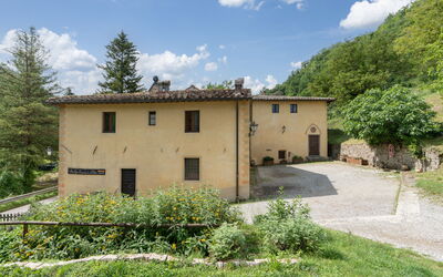 Locanda di Alberi without Kitchen: Building Exterior, Main Entrance, Outdoor