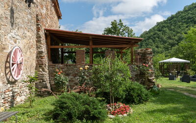 Locanda di Alberi without Kitchen: Balcony / Terrace / Patio, Building Exterior, Garden