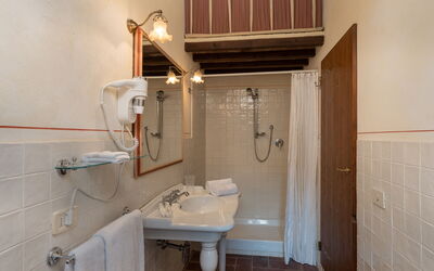 Locanda di Alberi without Kitchen: Bathroom