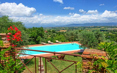 Villa Ulivi: Piscina, Vista Panoramica