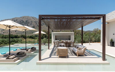 Villa El: Balcone / Terrazza / Patio, Piscina