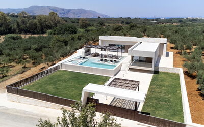 Villa El: Esterni, Piscina