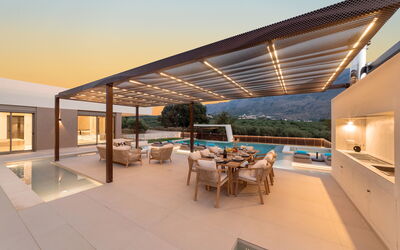 Villa El: Balcone / Terrazza / Patio, Piscina