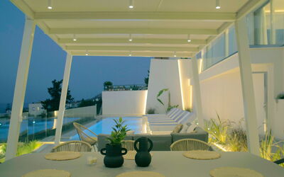 Seaview Lux: bassin, Extérieur