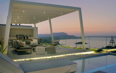 Seaview Lux: bassin, Extérieur