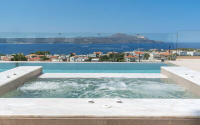 Seaview Lux: Extérieur, Extérieurs, jacuzzi