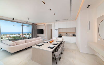 Seaview Lux: Cuisine, Salle à manger, Salon