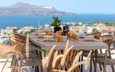 Seaview Lux: Aliments, Extérieur, Extérieurs