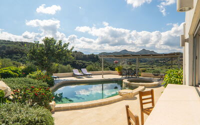 Villa Lucy: Piscina, Vista Panoramica