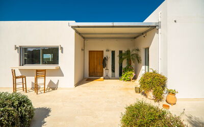 Villa Lucy: all'aperto, Esterni