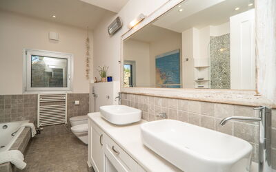 Villa Lucy: Bagno