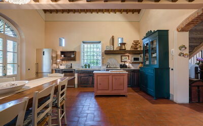 Villa Francesca: Dining Room, Kitchen
