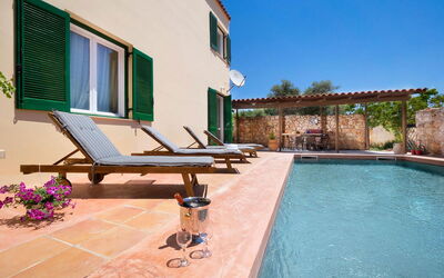 Villa Giani: Balcony / Terrace / Patio, Building Exterior, Pool