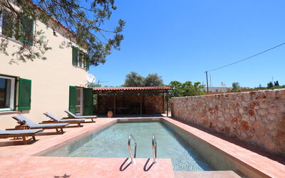 Villa Giani: Building Exterior, Pool