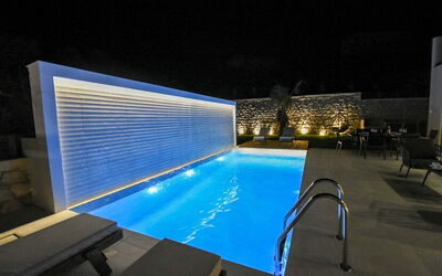 Villa Silentium Ionia: bassin, Extérieurs