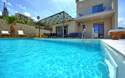 Villa Silentium Ionia: bassin, Été, Extérieur, Extérieurs