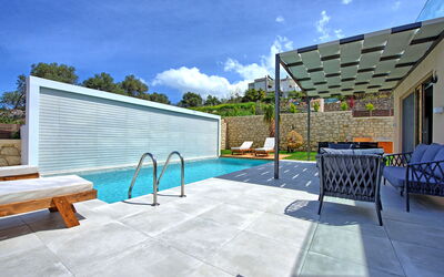 Villa Silentium Ionia: Balcon / Terrasse / Patio, bassin, Extérieur