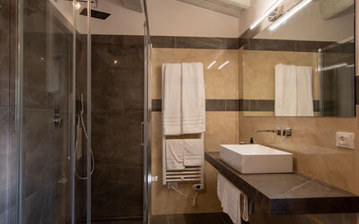 Villa Lucarella: Bathroom