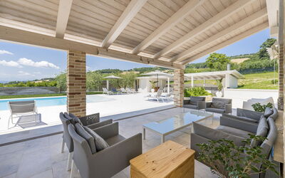 Villa Sasy: Balcon / Terrasse / Patio, bassin, Extérieur