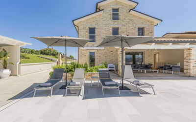 Villa Sasy: Extérieurs