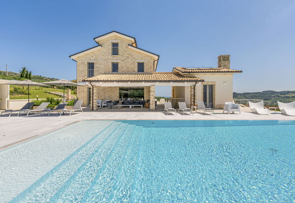 Villa Sasy: all'aperto, Esterni, Giardino, Piscina, Principale