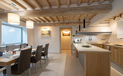 Villa Marlù: Kitchen and dining room