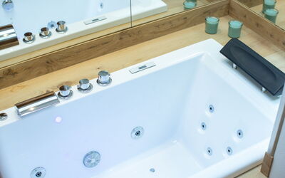 Villa Marlù: Bathtub