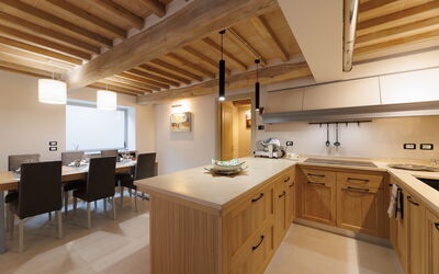 Villa Marlù: Kitchen and dining room