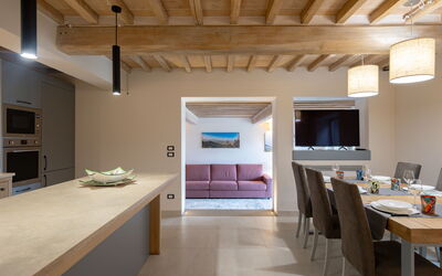 Villa Marlù: Kitchen and dining room