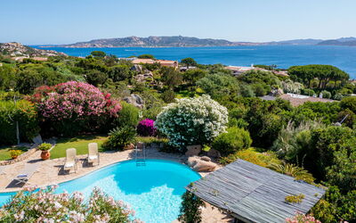 Essenza: all'aperto, Piscina, Vista Panoramica