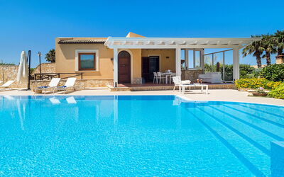 Villa Cornino - Custonaci, Sicilia: Autumn, Building Exterior, Pool, Spring, Summer