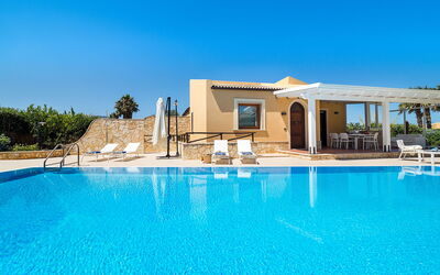 Villa Cornino - Custonaci, Sicilia: Autumn, Building Exterior, Pool, Spring, Summer