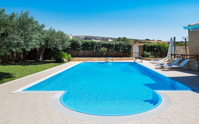 Villa Cornino - Custonaci, Sicilia: Autumn, Building Exterior, Pool, Spring, Summer