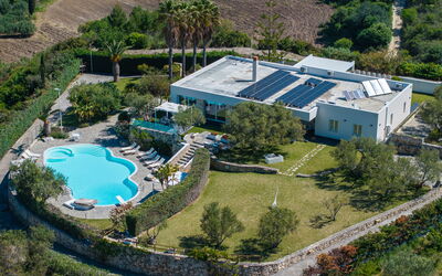 Villa Demetra: Garden, Pool