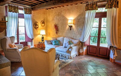 Pulsatilla: Living Room