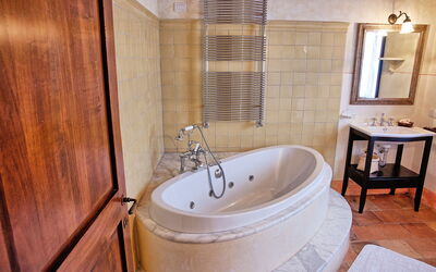 Pulsatilla: Bathroom