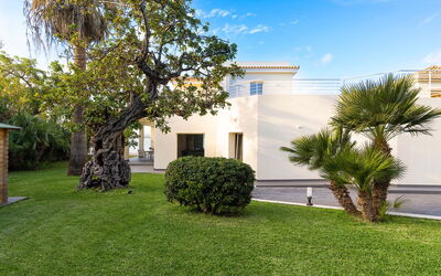 Villa Maddalena - Siracusa, Sicilia: Autumn, Building Exterior, Spring, Summer