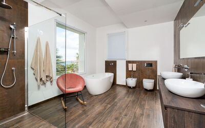 Artemare: Autumn, Bathroom, Spring, Summer