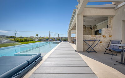 Villa Serenissima: bassin, Extérieur, Extérieurs