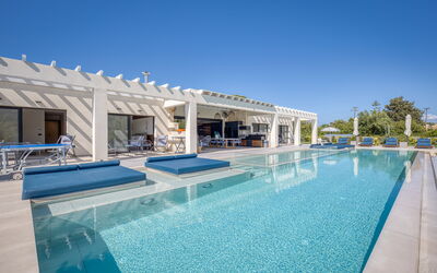 Villa Serenissima: bassin, Extérieur, Extérieurs