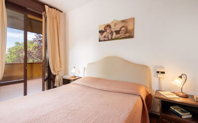 Tenuta de Paoli: Autumn, Bedroom, Spring, Summer