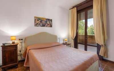 Tenuta de Paoli: Autumn, Bedroom, Spring, Summer
