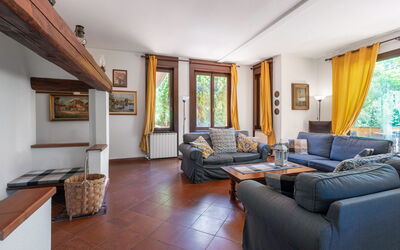 Tenuta de Paoli: Autumn, Living Room, Spring, Summer