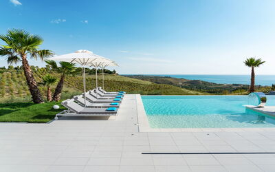 Villa Agrigenta - Ribera, Sicilia: Balkon / terras / patio, Buitenkanten, Buitenshuis, Herfst, Keer bekeken, Lente, Zomer, zwembad