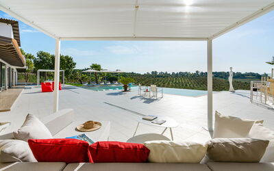 Villa Agrigenta - Ribera, Sicilia: Balkon / terras / patio, Buitenkanten, Buitenshuis, Herfst, Lente, Zomer, zwembad