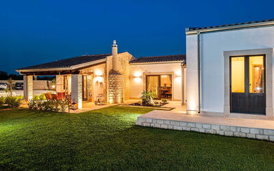 Corte Carrubo - Rosolini, Sicilia: all'aperto, Autunno, Balcone / Terrazza / Patio, Esterni, Giardino, Primavera