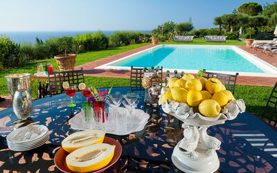 Villa Ester - Capo D'Orlando, Sicilia: Buitenkanten, Buitenshuis, Herfst, Keer bekeken, Lente, Tuin, Zomer, zwembad