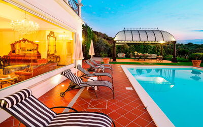 Villa Ester - Capo D'Orlando, Sicilia: Balkon / terras / patio, Buitenkanten, Buitenshuis, Herfst, Lente, Zomer, zwembad